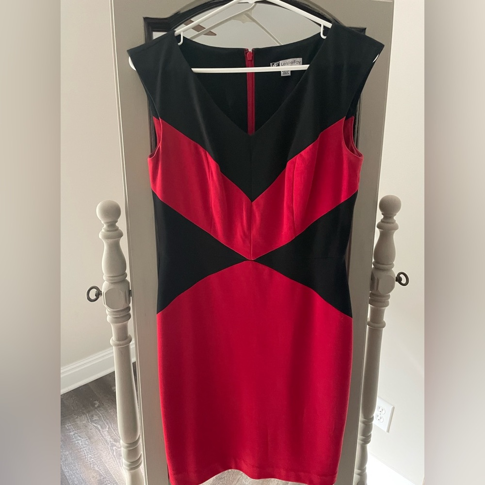 Red and black sleeveless Leslie Fay dress. Worn only once. great condition